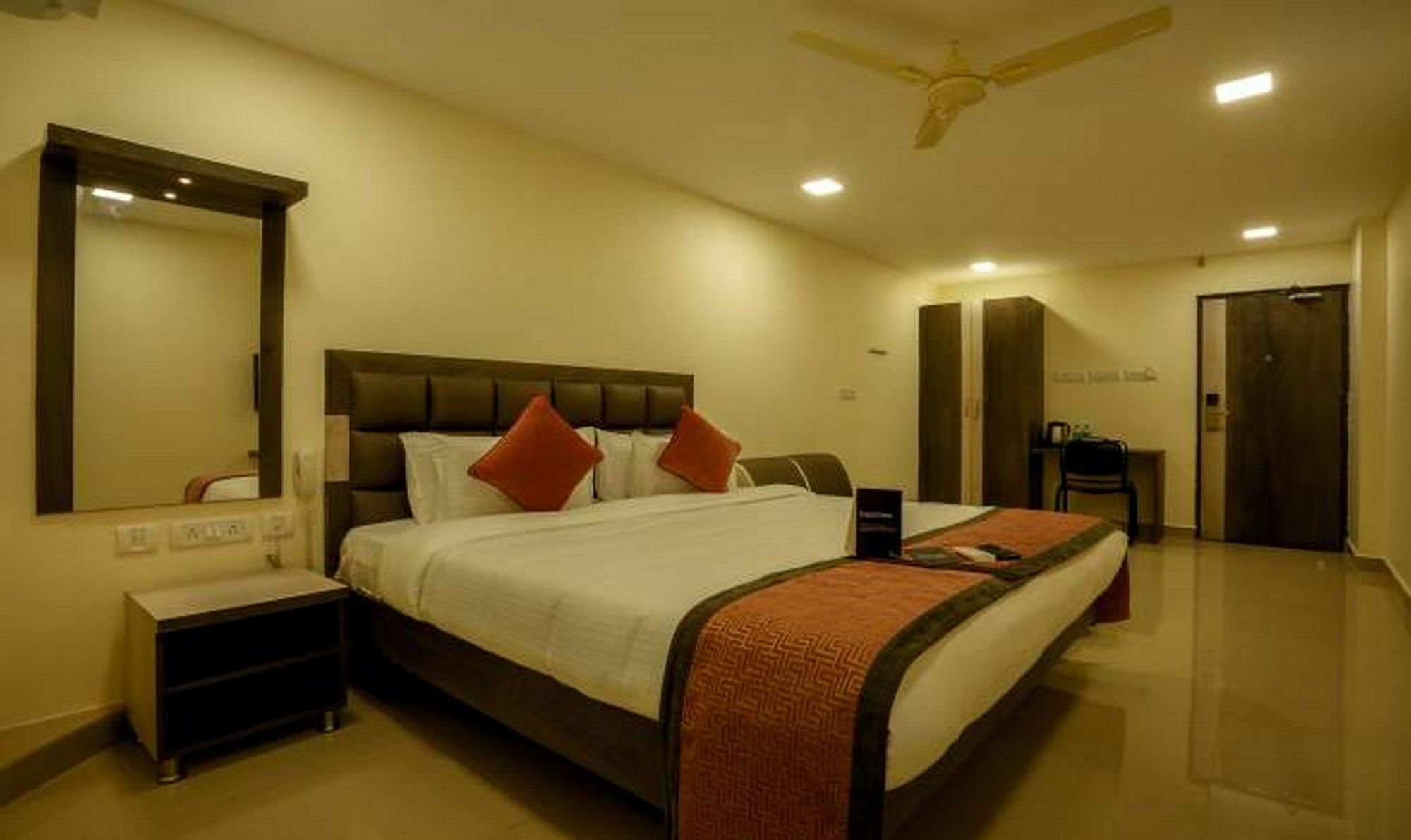 Venture Park, Omr, Thoraipakkam, Chennai Hotel Exterior photo